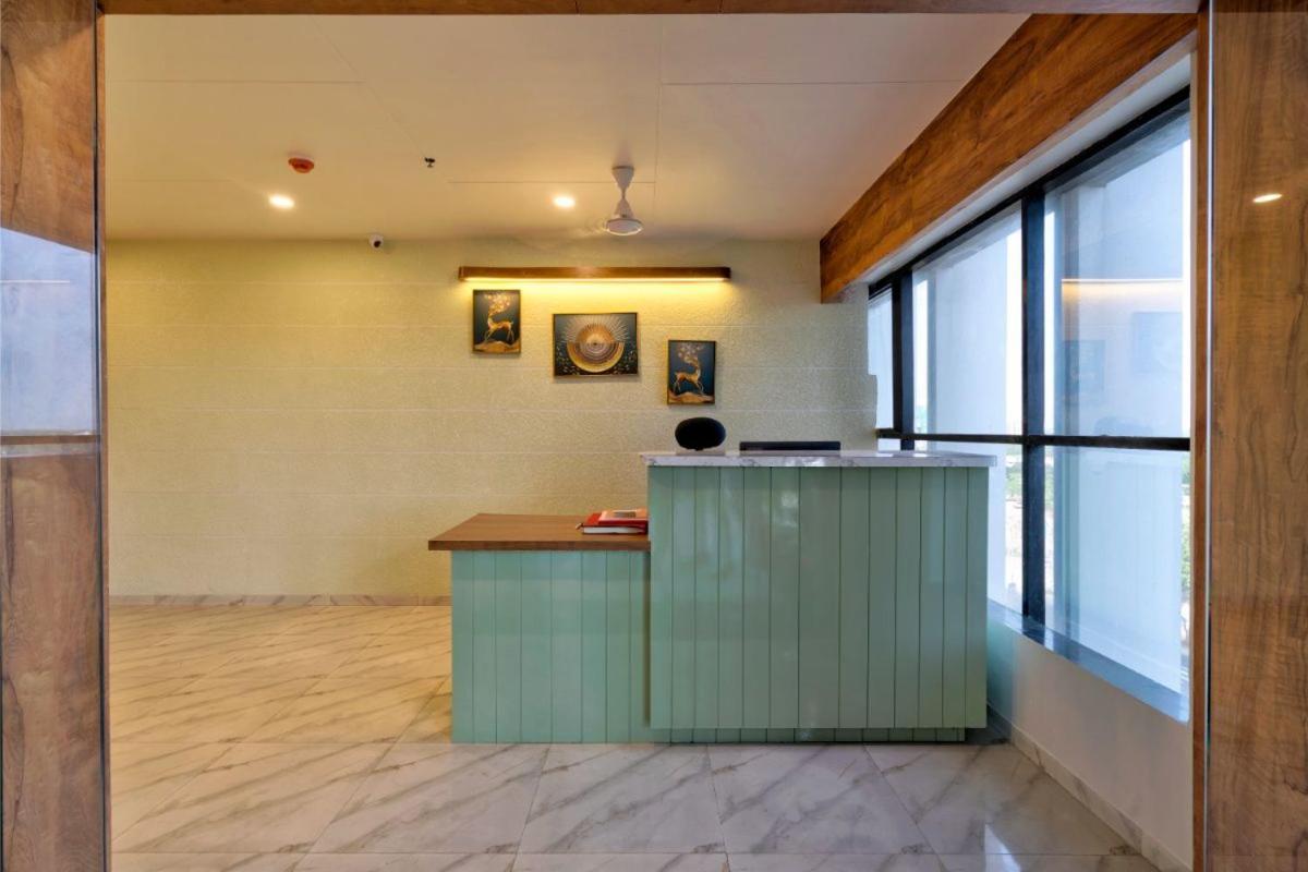 Hotel Royal 24 Ahmedabad Extérieur photo