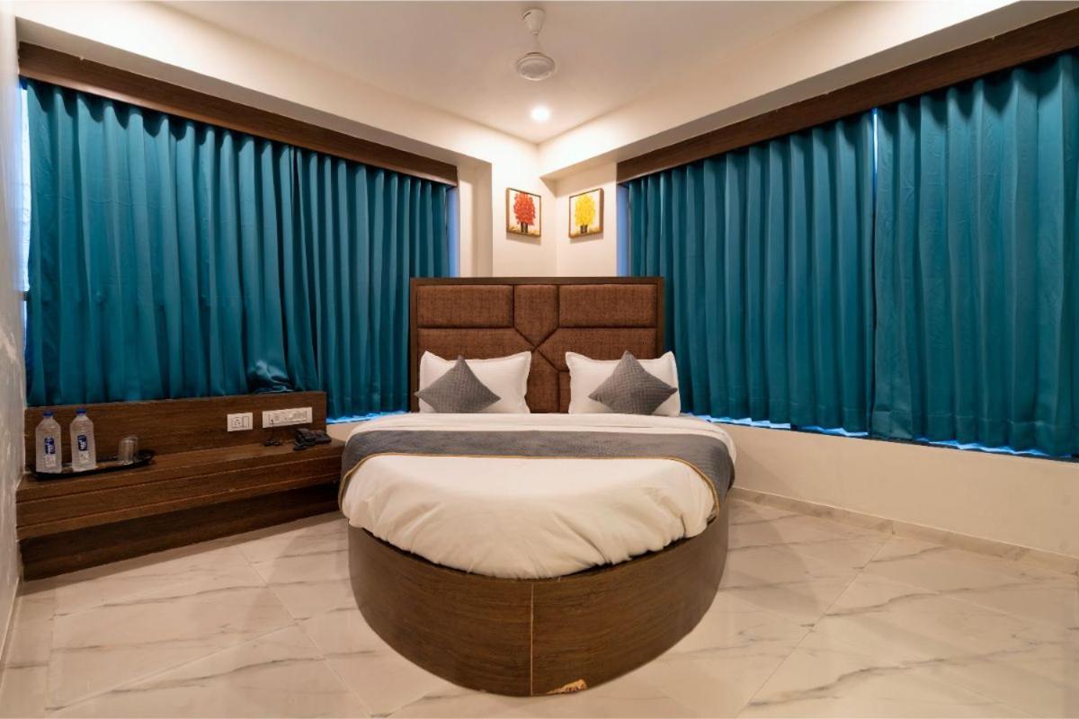 Hotel Royal 24 Ahmedabad Extérieur photo