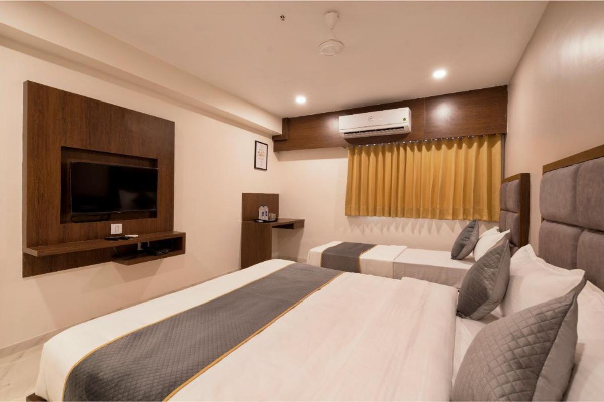 Hotel Royal 24 Ahmedabad Extérieur photo