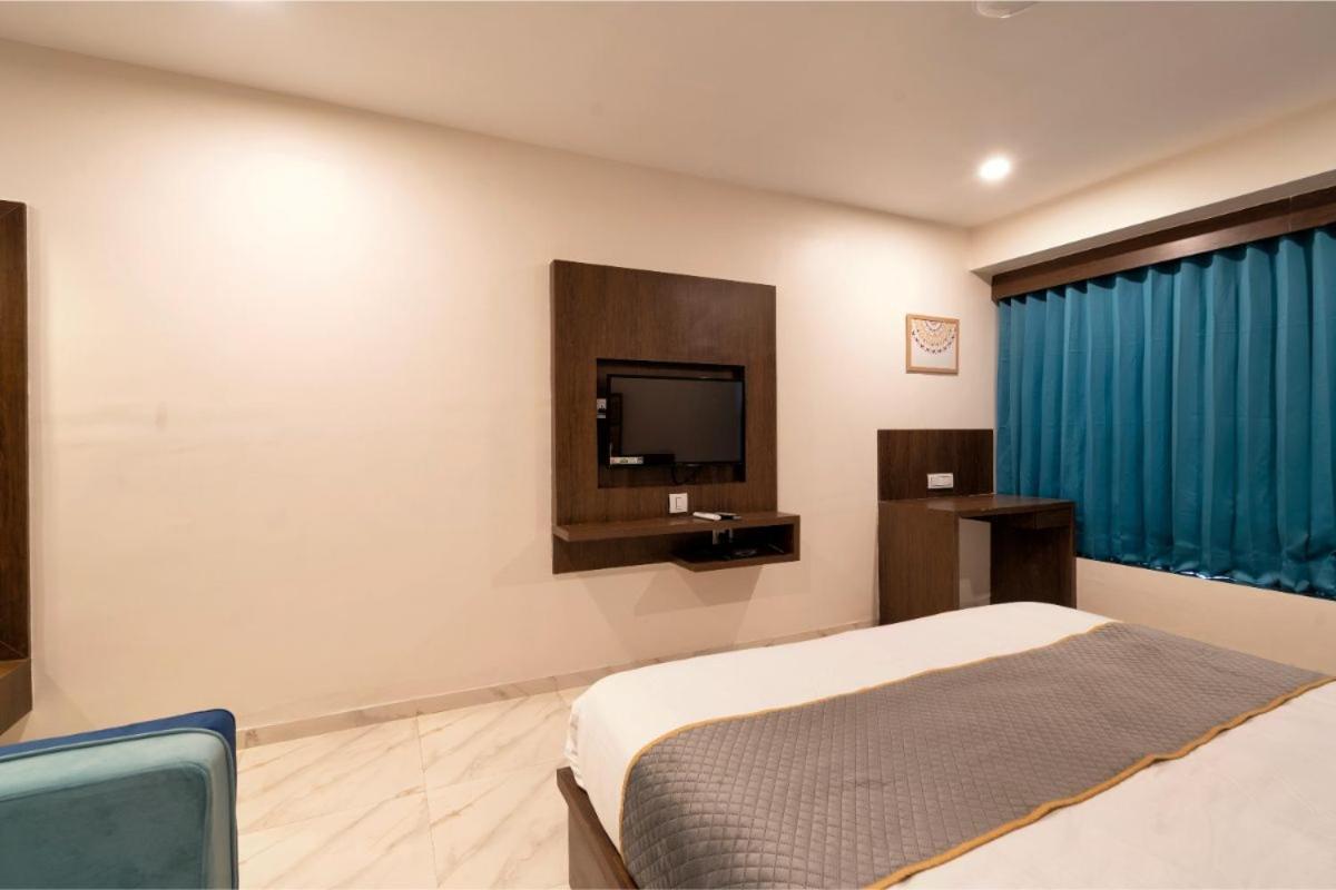 Hotel Royal 24 Ahmedabad Extérieur photo