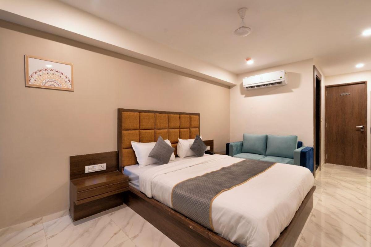 Hotel Royal 24 Ahmedabad Extérieur photo