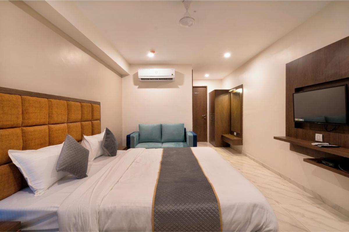 Hotel Royal 24 Ahmedabad Extérieur photo